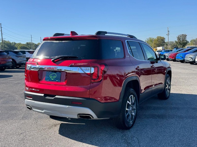 GMC Acadia Vehicle Full-screen Gallery Image 5
