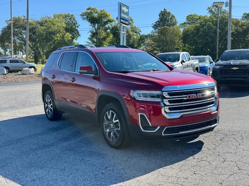 GMC Acadia Vehicle Full-screen Gallery Image 7