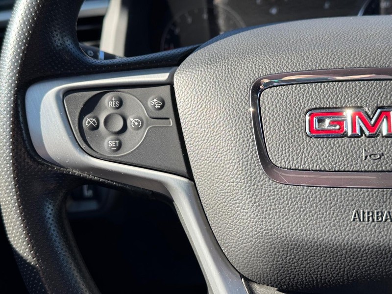 GMC Acadia Vehicle Full-screen Gallery Image 21