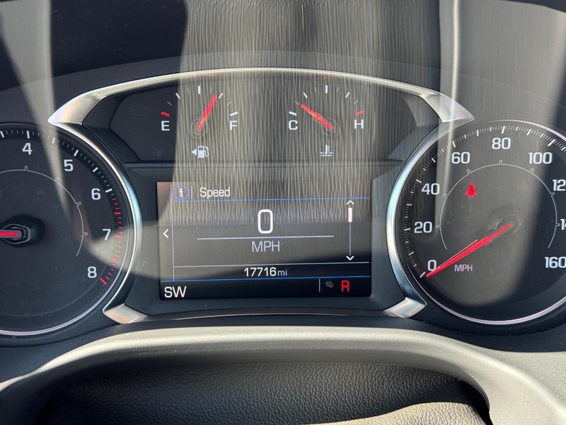 GMC Acadia Vehicle Full-screen Gallery Image 24