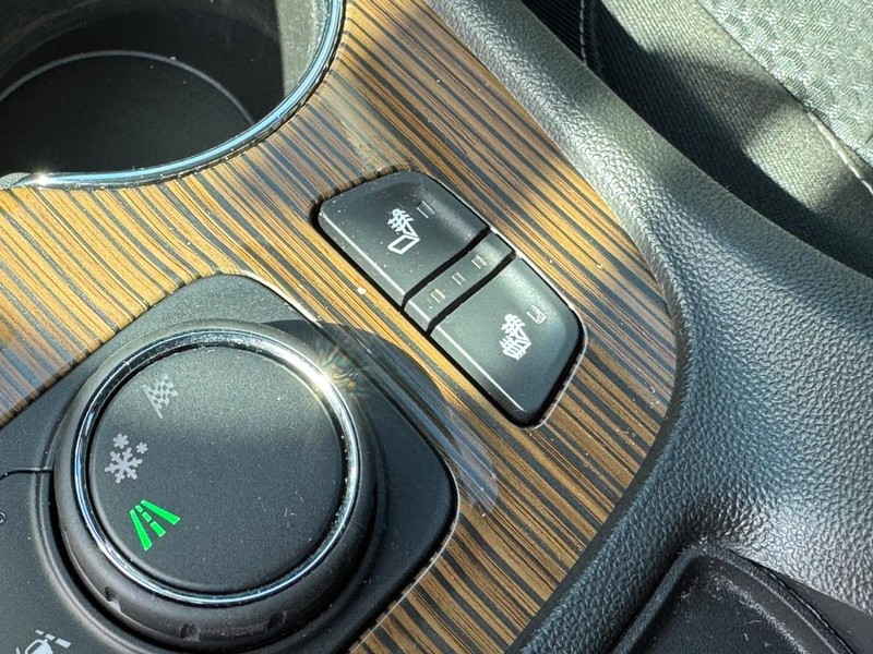 GMC Acadia Vehicle Full-screen Gallery Image 22