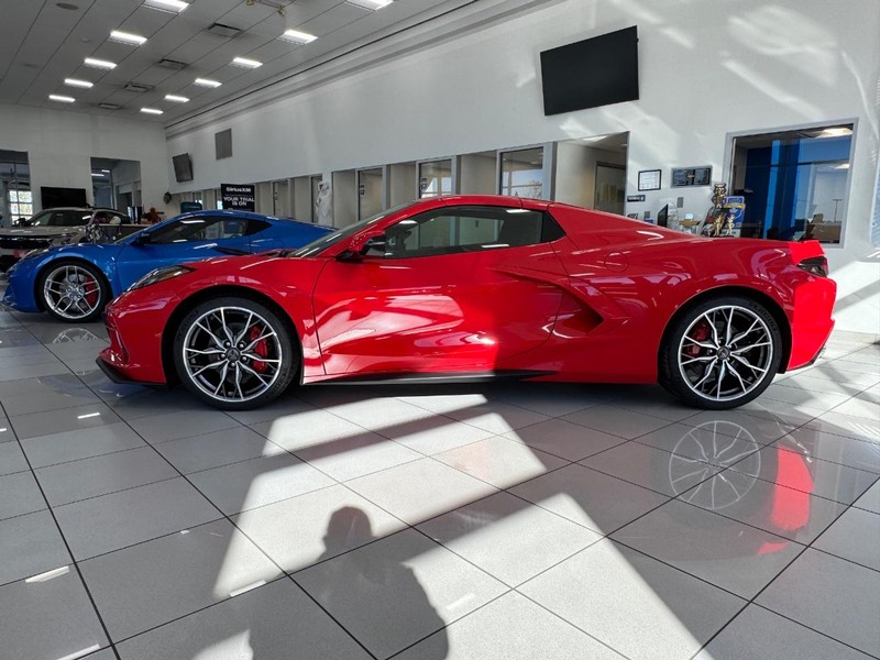 Chevrolet Corvette Vehicle Full-screen Gallery Image 2