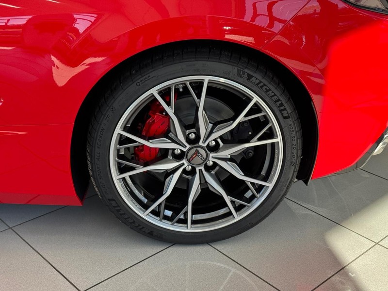 Chevrolet Corvette Vehicle Full-screen Gallery Image 4