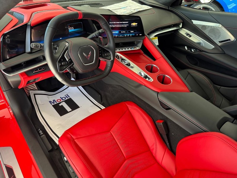 Chevrolet Corvette Vehicle Full-screen Gallery Image 16