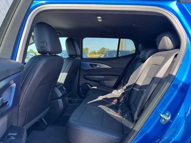 Chevrolet Equinox EV Vehicle Full-screen Gallery Image 5