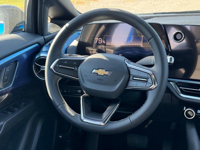 Chevrolet Equinox EV Vehicle Full-screen Gallery Image 7