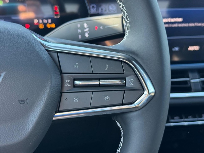 Chevrolet Equinox EV Vehicle Full-screen Gallery Image 14