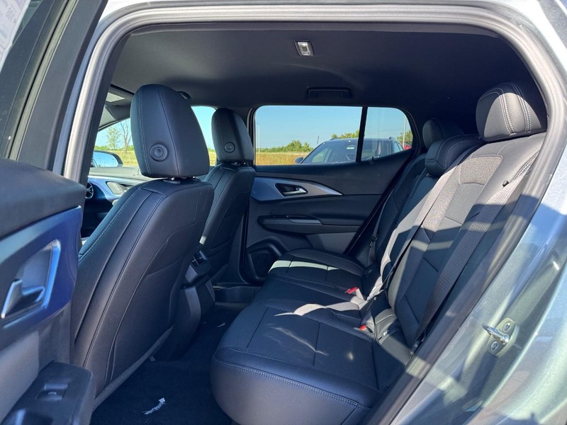 Chevrolet Equinox EV Vehicle Full-screen Gallery Image 5