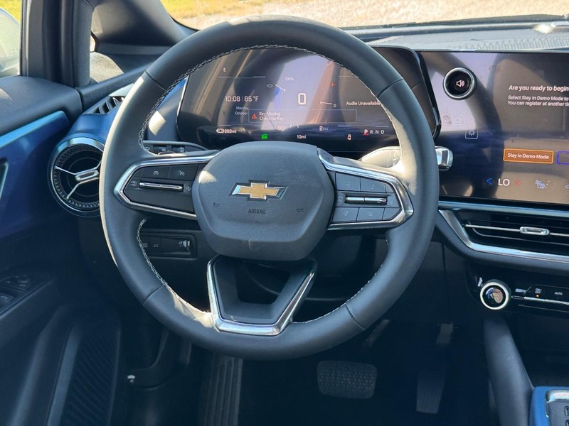 Chevrolet Equinox EV Vehicle Full-screen Gallery Image 7