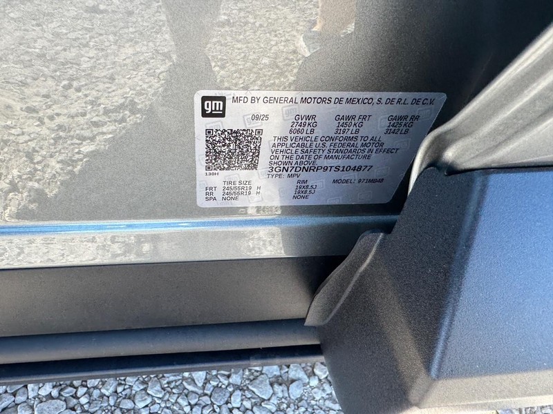 Chevrolet Equinox EV Vehicle Full-screen Gallery Image 16