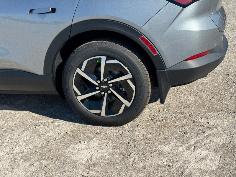 Chevrolet Equinox EV Vehicle Full-screen Gallery Image 4