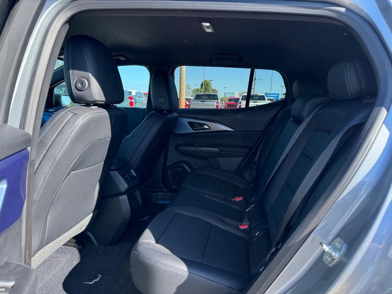 Chevrolet Equinox EV Vehicle Full-screen Gallery Image 5