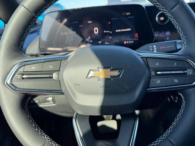 Chevrolet Equinox EV Vehicle Full-screen Gallery Image 12