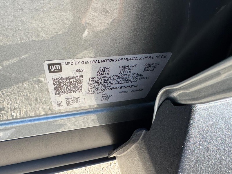 Chevrolet Equinox EV Vehicle Full-screen Gallery Image 17