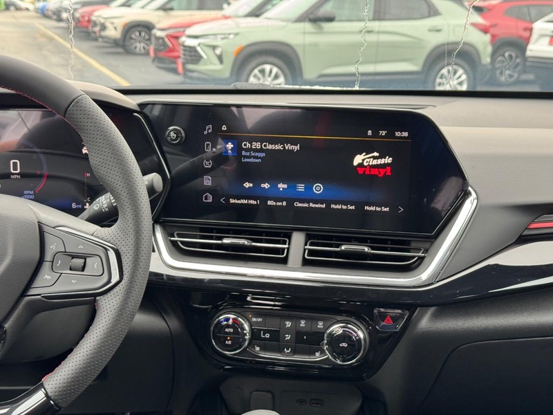 Chevrolet Trax Vehicle Full-screen Gallery Image 8