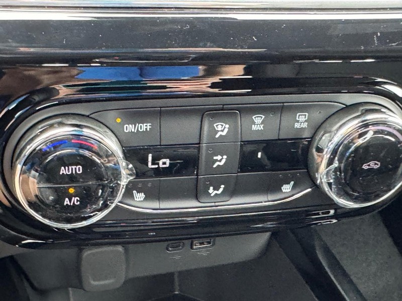 Chevrolet Trax Vehicle Full-screen Gallery Image 15