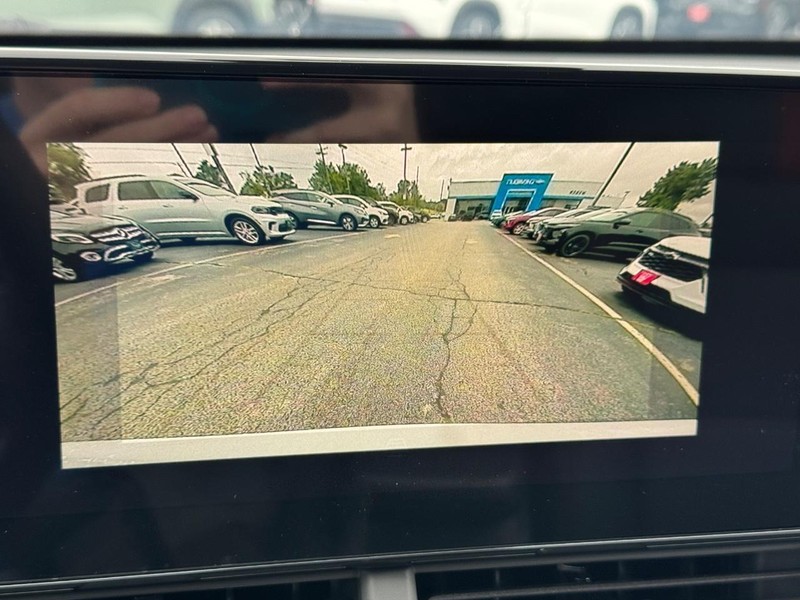 Chevrolet Trax Vehicle Full-screen Gallery Image 16