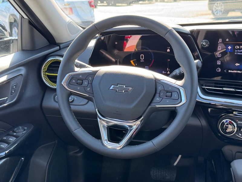 Chevrolet Trax Vehicle Full-screen Gallery Image 7