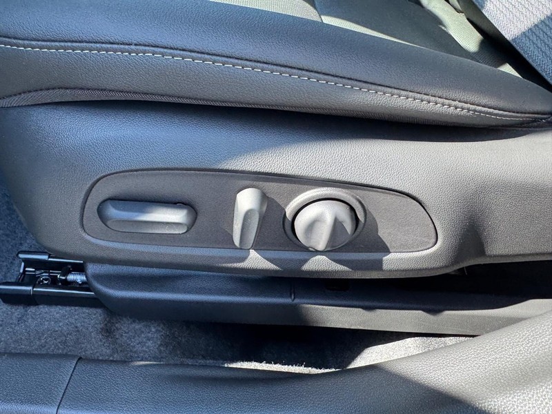 Chevrolet Trax Vehicle Full-screen Gallery Image 10