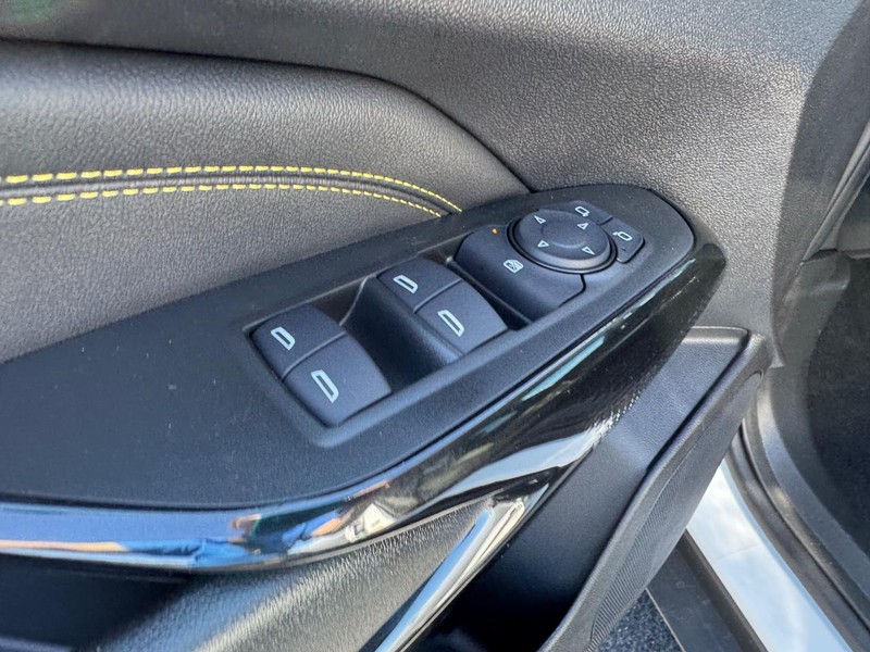 Chevrolet Trax Vehicle Full-screen Gallery Image 11