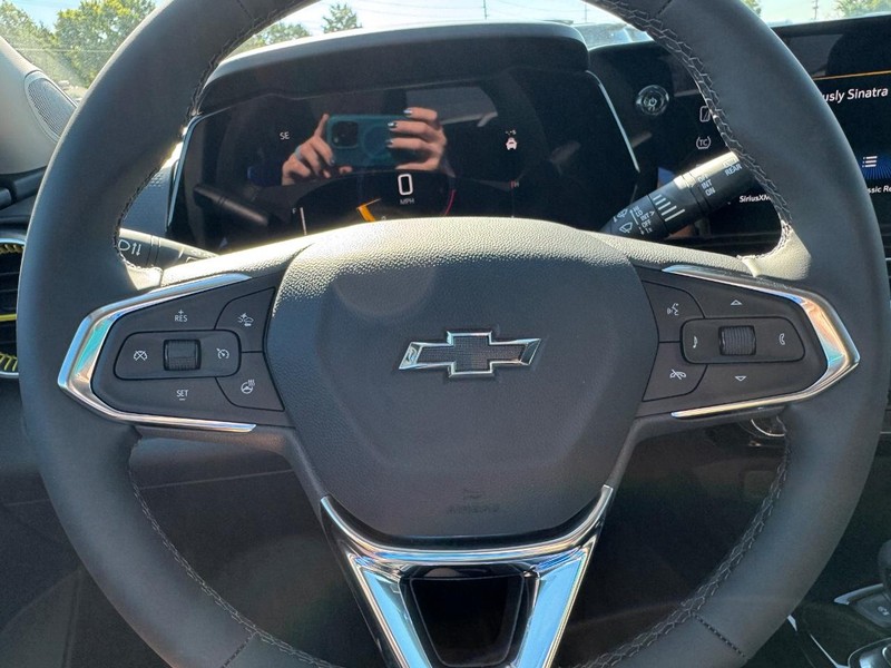 Chevrolet Trax Vehicle Full-screen Gallery Image 12