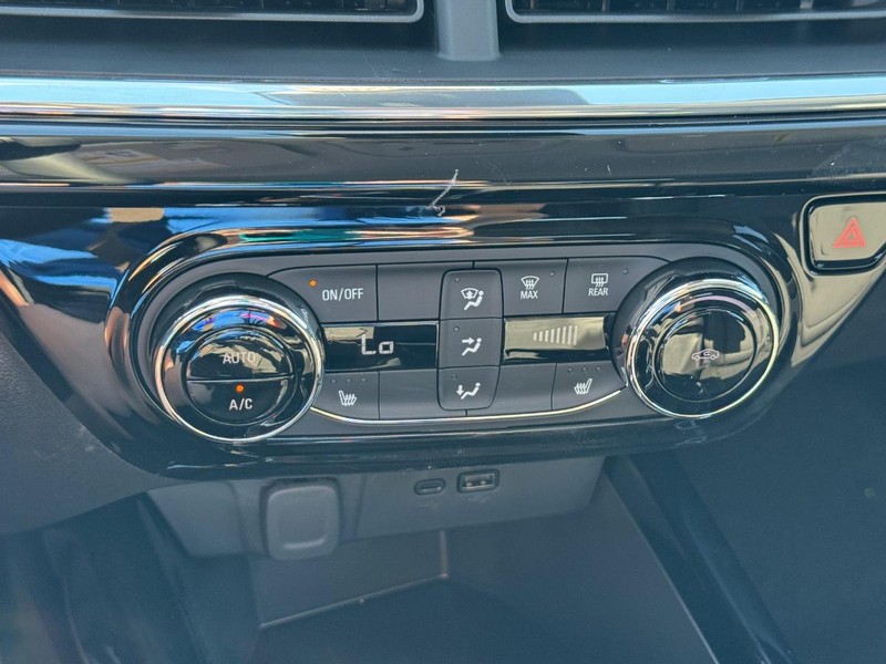 Chevrolet Trax Vehicle Full-screen Gallery Image 15