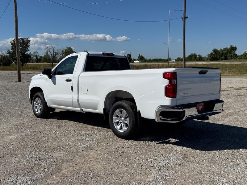 Chevrolet Silverado 1500 Vehicle Full-screen Gallery Image 3