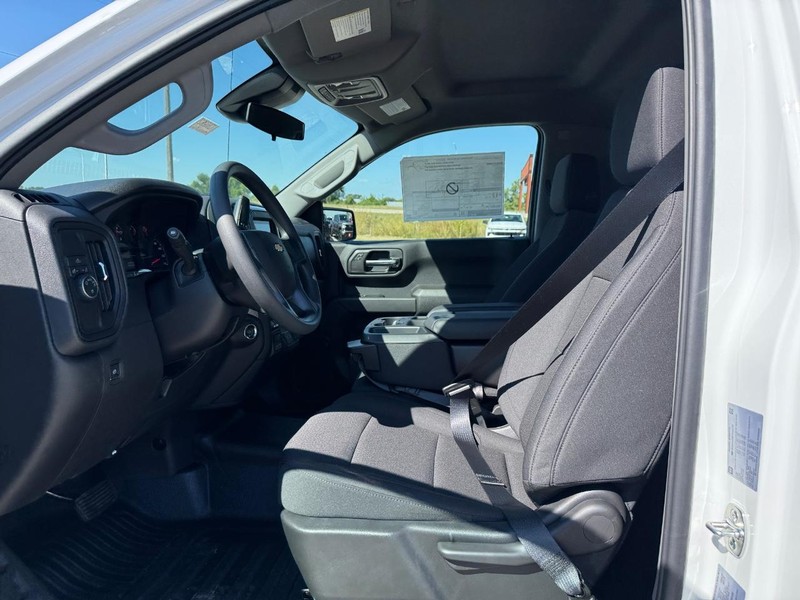 Chevrolet Silverado 1500 Vehicle Full-screen Gallery Image 5