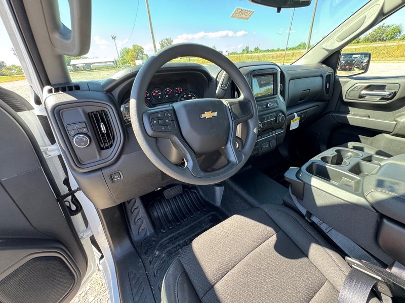 Chevrolet Silverado 1500 Vehicle Full-screen Gallery Image 6