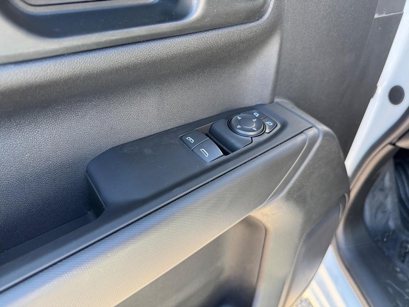 Chevrolet Silverado 1500 Vehicle Full-screen Gallery Image 7