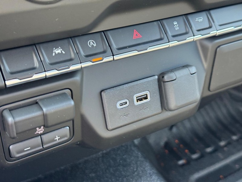 Chevrolet Silverado 1500 Vehicle Full-screen Gallery Image 11