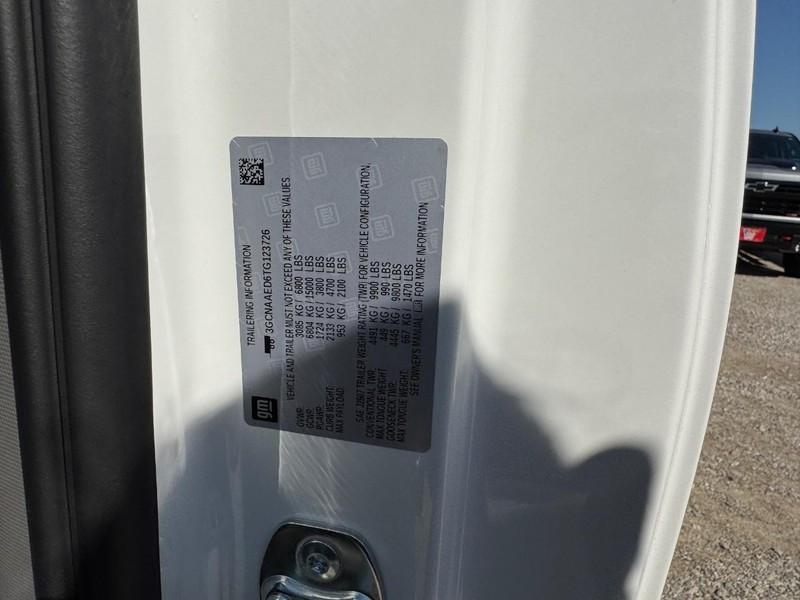 Chevrolet Silverado 1500 Vehicle Full-screen Gallery Image 13