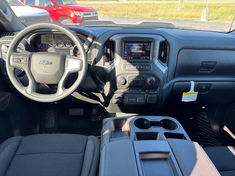 Chevrolet Silverado 1500 Vehicle Full-screen Gallery Image 6