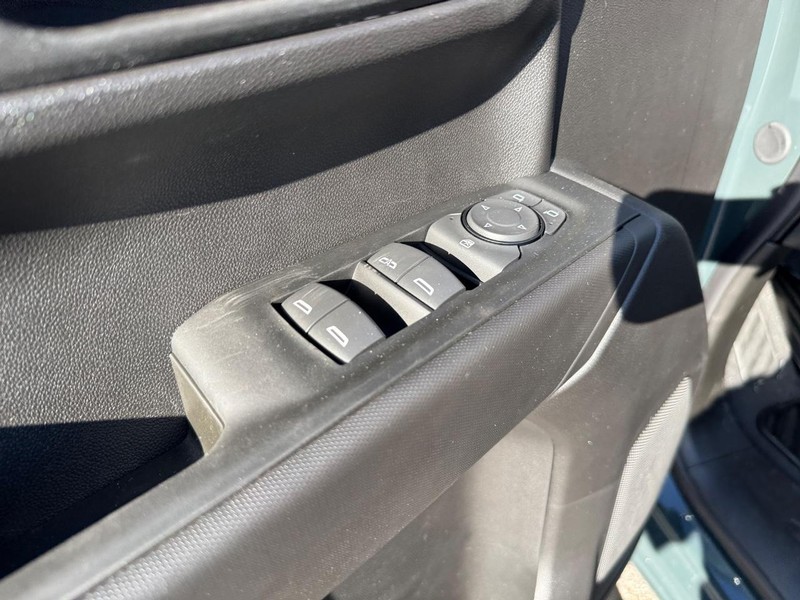 Chevrolet Silverado 1500 Vehicle Full-screen Gallery Image 11