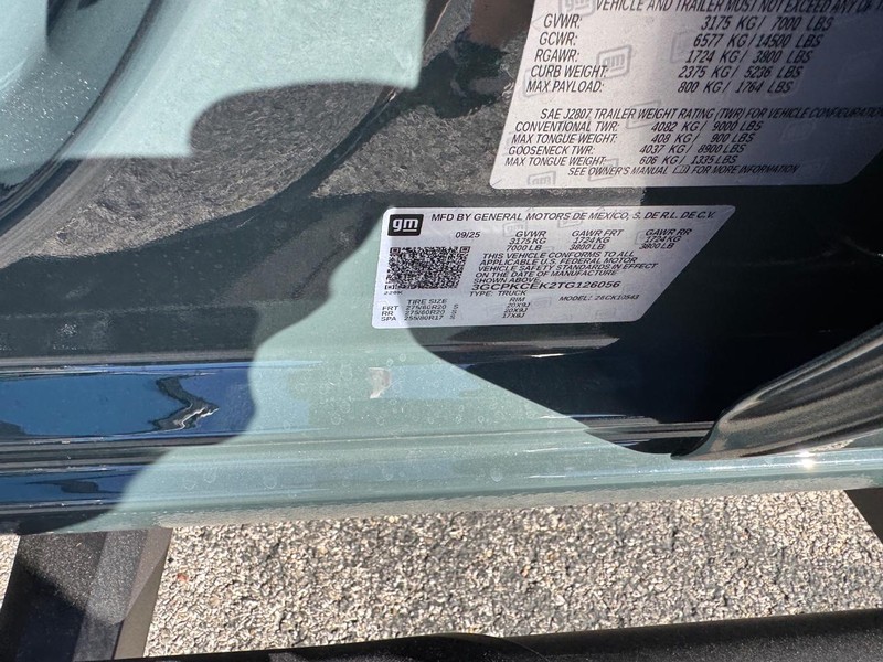 Chevrolet Silverado 1500 Vehicle Full-screen Gallery Image 17