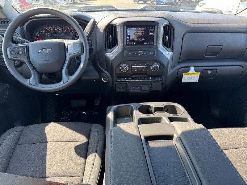 Chevrolet Silverado 1500 Vehicle Full-screen Gallery Image 6