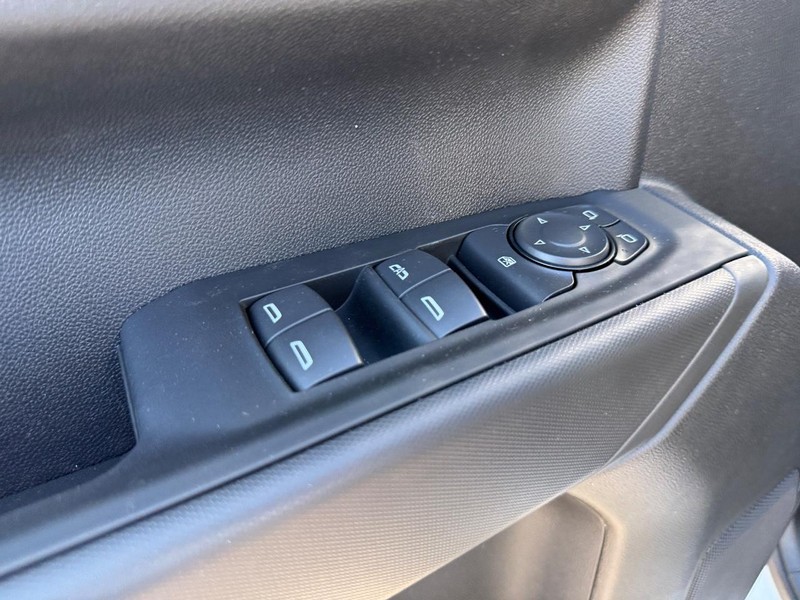 Chevrolet Silverado 1500 Vehicle Full-screen Gallery Image 11