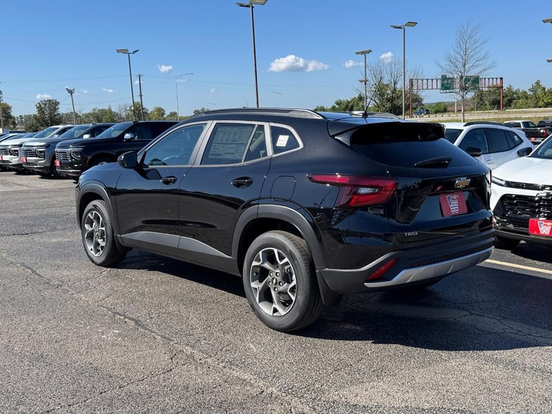 Chevrolet Trax Vehicle Full-screen Gallery Image 3