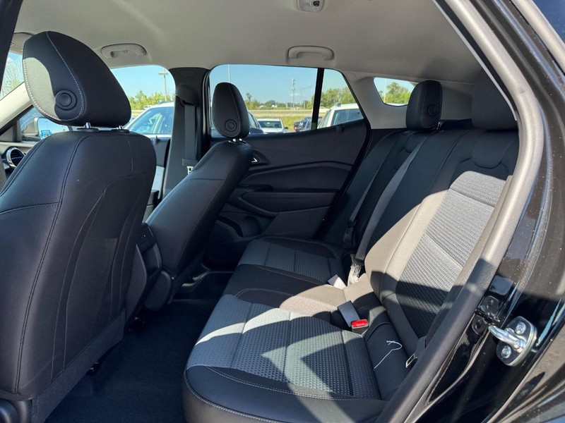 Chevrolet Trax Vehicle Full-screen Gallery Image 5