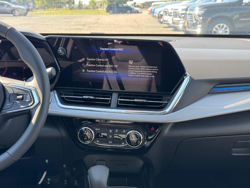 Chevrolet Trax Vehicle Full-screen Gallery Image 8