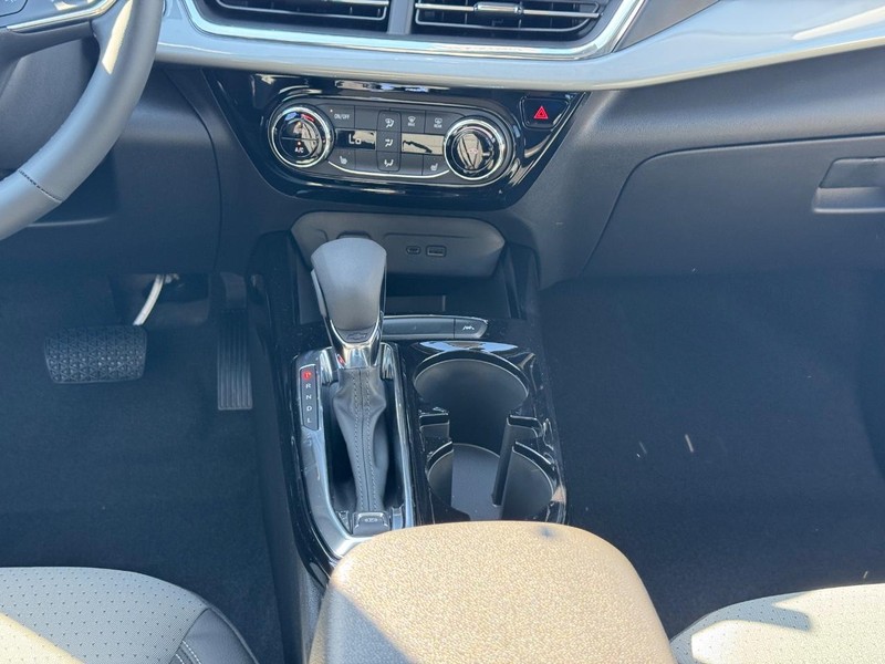 Chevrolet Trax Vehicle Full-screen Gallery Image 9