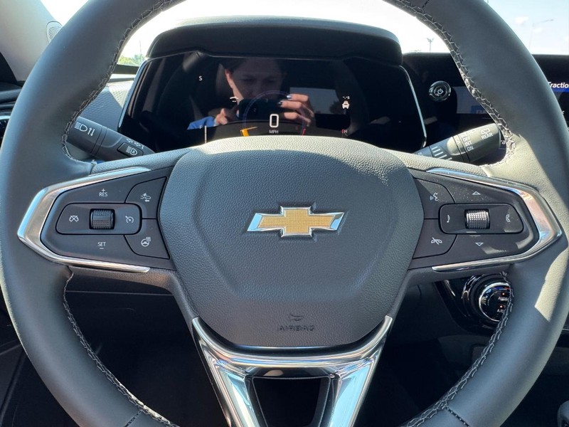 Chevrolet Trax Vehicle Full-screen Gallery Image 12