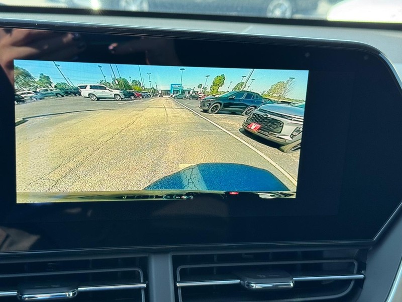 Chevrolet Trax Vehicle Full-screen Gallery Image 16