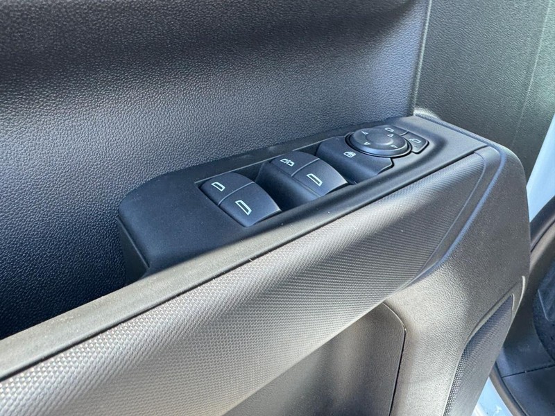 Chevrolet Silverado 1500 Vehicle Full-screen Gallery Image 11