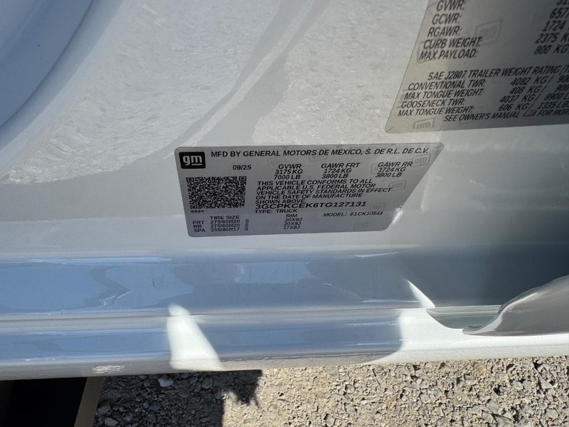 Chevrolet Silverado 1500 Vehicle Full-screen Gallery Image 16