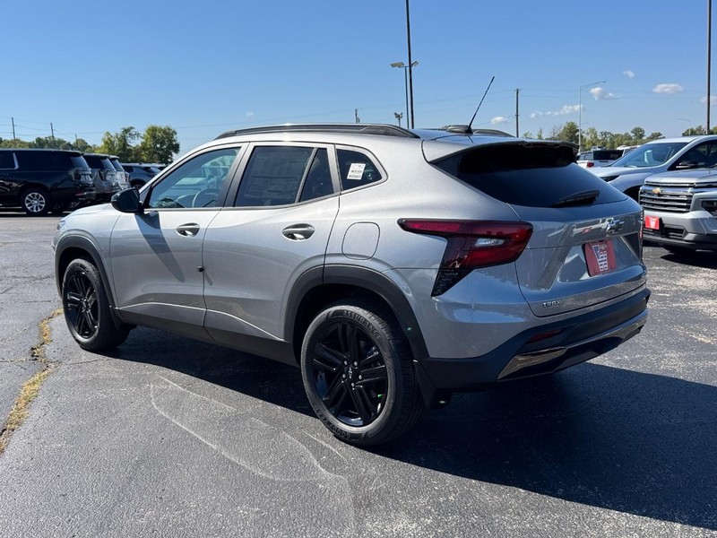 Chevrolet Trax Vehicle Full-screen Gallery Image 3