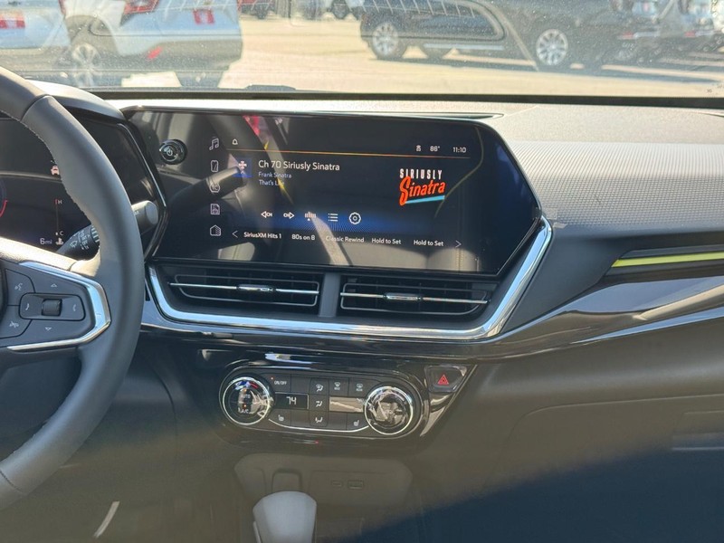 Chevrolet Trax Vehicle Full-screen Gallery Image 9