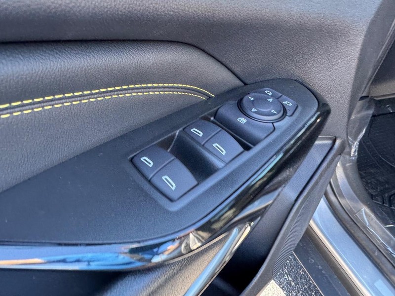 Chevrolet Trax Vehicle Full-screen Gallery Image 12