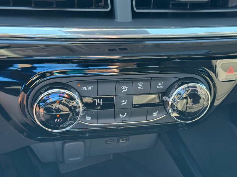 Chevrolet Trax Vehicle Full-screen Gallery Image 16