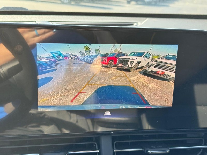 Chevrolet Trax Vehicle Full-screen Gallery Image 17